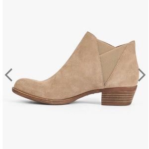 Lucky Brand Tan Suade Booties